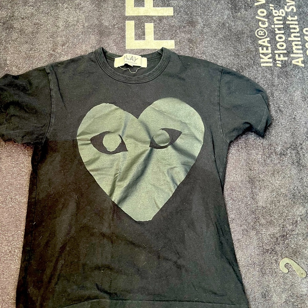 im selling a play de gracions designer shirt in the color black